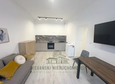 Kompaktowe mieszkanie na starym mieście - miniatura 4
