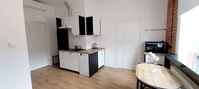 Klimatyczne mieszkanie w kaminicy z windą - miniatura 5