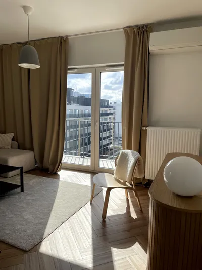 Elegancki Apartament - 4 Pokoje. Balkon - miniatura 5