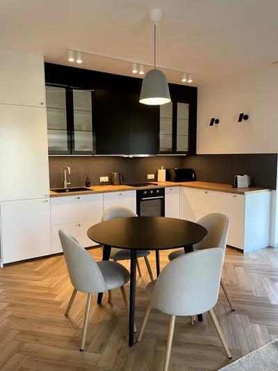 Elegancki Apartament - 4 Pokoje. Balkon - miniatura 4