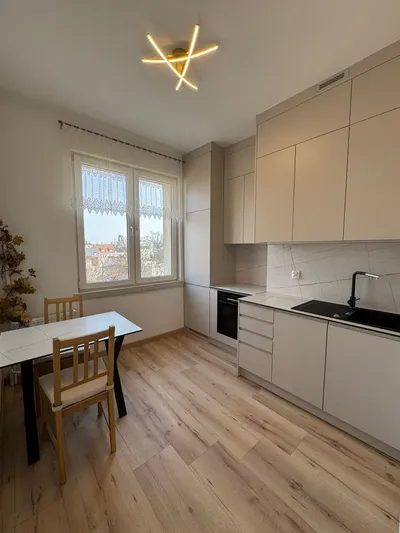 2-pokojowe mieszkanie z osobną kuchnią na wynajem w centrum - miniatura 3