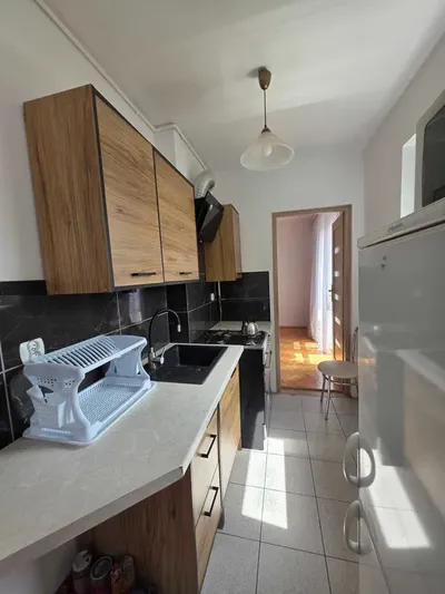 Wynajmę 2 pokojowe mieszkanie 38m2 na ul. Rusa - miniatura 2