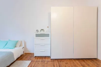 B. duży pokój dla 1-2 z podwójnym łóżkiem, centrum obok Okrąglaka - miniatura 2