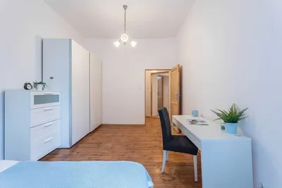 B. duży pokój dla 1-2 z podwójnym łóżkiem, centrum obok Okrąglaka - miniatura 4