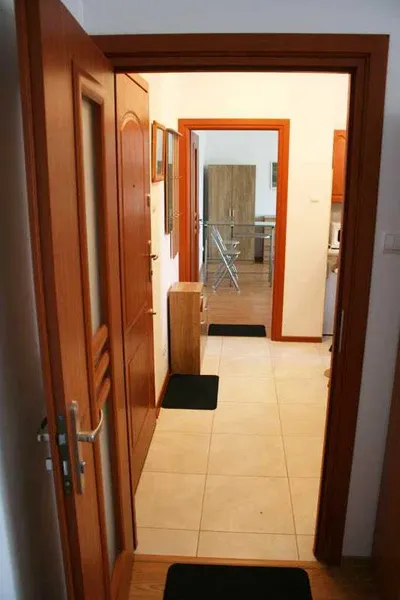Mieszkanie 2 pokojowe, umeblowane, blisko centrum, balkon - miniatura 5