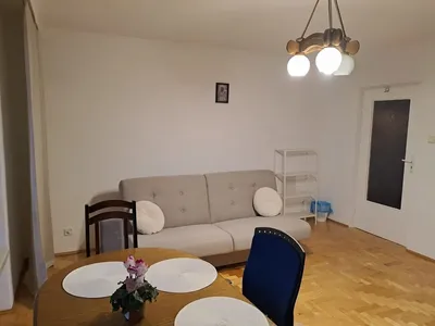 Wynajmę duży pokój 19 m2 z balkonem 6m2 w samodzielnym mieszkaniu - miniatura 2