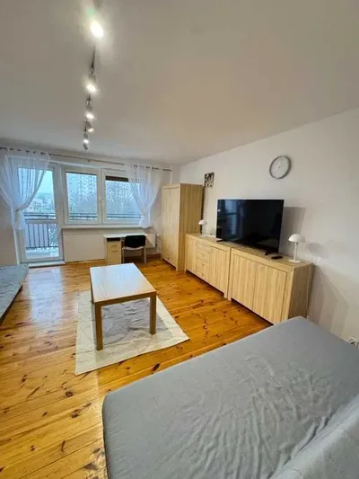 Pokój balkonowy 24m z TV dla 2 lub 1 osoby, Rataje - miniatura 2