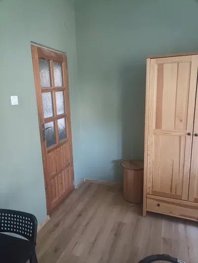 Wynajem dużego pokoju w domu jednorodzinnym 1200zl - miniatura 2