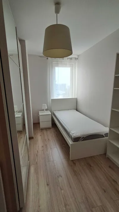 Pojedynczy pokój dla studentki - miniatura 4