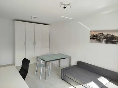 Duży pokój 20 m² przy metrze Stokłosy | od zaraz - miniatura 2