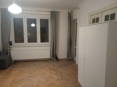 Duży pokój w kamienicy – zwierzaki mile widziane! - miniatura 4
