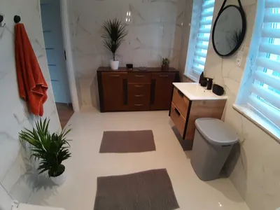 Ładny duży pokój z dużą szafą dla dziewczyny - miniatura 5