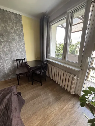 Pokoj dwuosobowy/ jednososobowy z balkonem. Przy wydziale - miniatura 3