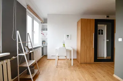 Od 01.06 -> Kawalerka 27 m2 Nowe Miasto ul. Świadka - miniatura 3
