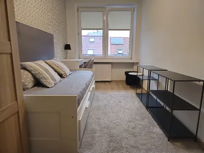Pokój dla studentki - miniatura 2