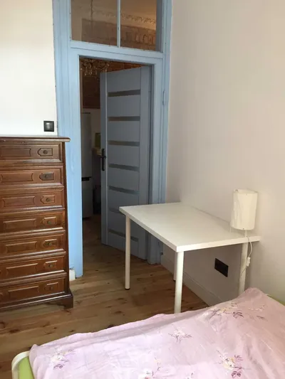 Wynajmę klimatyczny pokój - miniatura 2