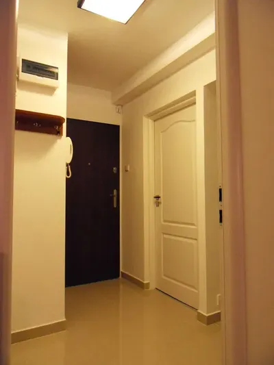 POKÓJ WYNAJMĘ / room for rent, 10m2 w 3 osobowym mieszkaniu, 2x WC, na 1 lub 2 miesiące (lipiec-sierpień) - miniatura 2