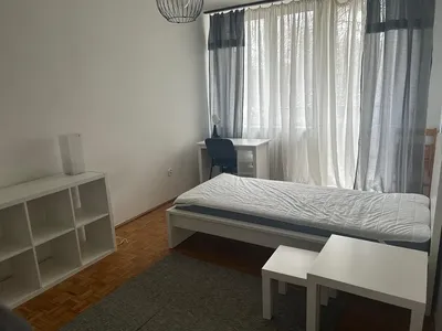 Duzy pokój z balkonem dla studentki/ pracującej | LSM | top lokalizacja | blisko uczelni +Full infrastruktura - miniatura 3