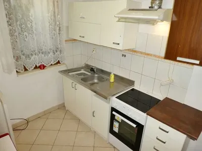 Wygodna Kawalerka_24m2_oddzielna kuchnia_przy PKP Wawer - miniatura 3
