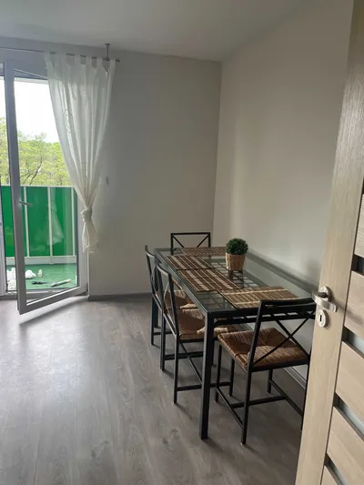 Mieszkanie 44m2 2 niezależne pokoje, 4p, Bochenka 12B garaż, duży balkon z pięknym widokiem - miniatura 3