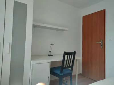 Wynajmę pokój ul. 18-go Sierpnia, Sródmieście - miniatura 2