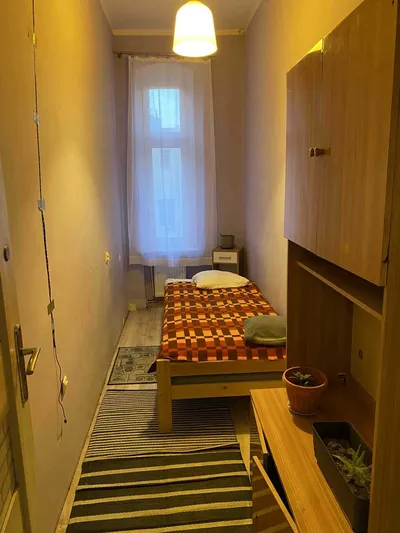Wynajmę pokój jednoosobowy ok. 7 m² w mieszkaniu 4-pokojowym - miniatura 3