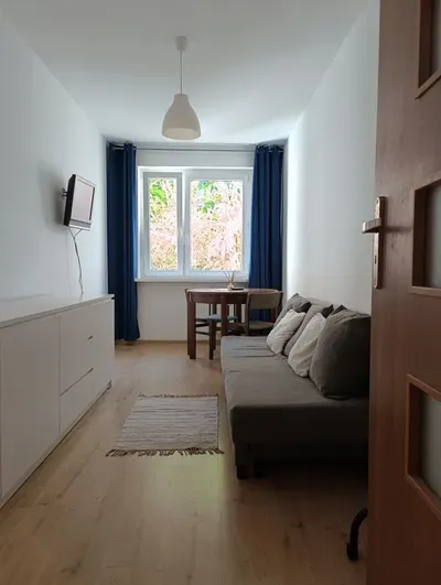 Nowoczesny pokój na os. Sobieskiego - miniatura 2