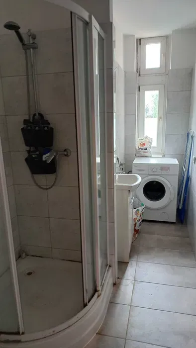 Pokój do wynajęcia - świetna lokalizacja, wszystkie opłaty w cenie! - miniatura 4