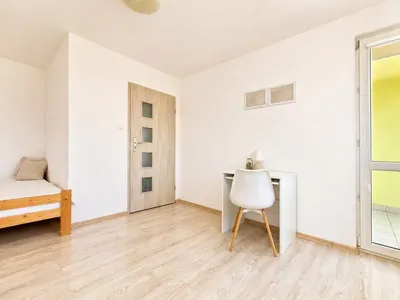 Pokój nr 4 z balkonem przy ul. Piastów 42C - miniatura 2