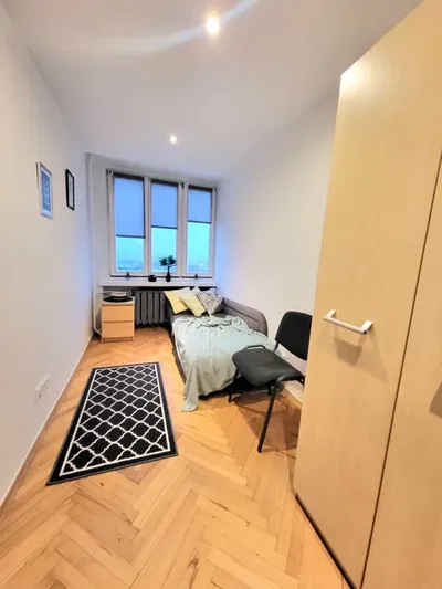 Wynajme mieszkanie 3 pokojowe, ul Katowicka 65 (centrum, blisko spodka - miniatura 3