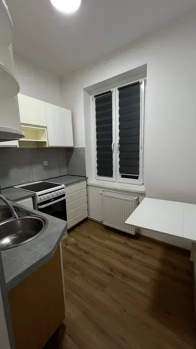Pokój jedno lub dwuosobowy do wynajęcia dla kobiet od 1 maja - miniatura 3