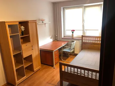Komfortowy pokój ok 12 m² z WIFI+czynsz+wszystkie media za 1200 zł - brak ukrytych kosztów - miniatura 2