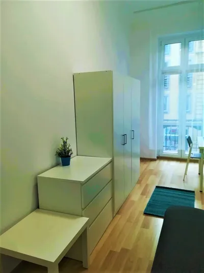 Pokój 1 -osobowy z balkonem ul. Polna Poznań Centrum - miniatura 3