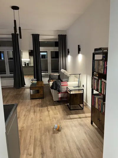 Wynajme w pelni wyposazone ,wysoki standard, studio 30 m2 , parter na Starym Miescie w Lublinie, 150 m od Zamku. - miniatura 3