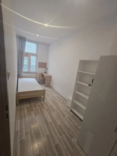 Pokój w mieszkaniu studenckim Poznań Jeżyce,cena z opłatami