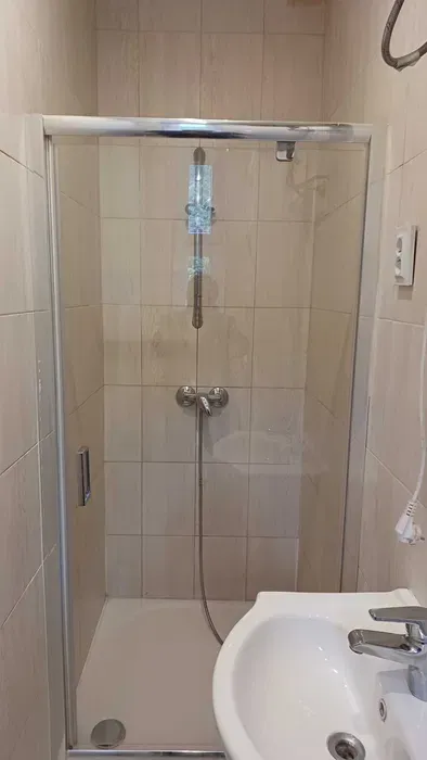Mieszkanie 63m 2p + balkon po remoncie do wynajęcia - świetna lokalizacja - miniatura 2
