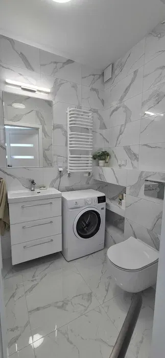 NOWE NIEUŻYWANE mieszkanie dwupokojowe z aneksem kuchennym, łazienką, dużym przedpokojem o pow. 48 m2 + balkon + garaż + komórka lokatorska. - miniatura 4