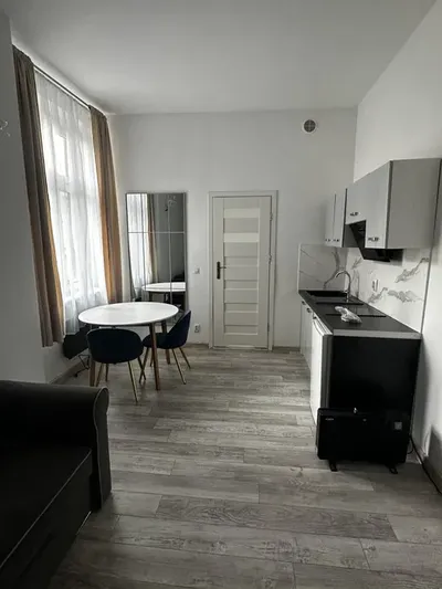 Kawalerka bezczynszowa na wynajem - miniatura 3
