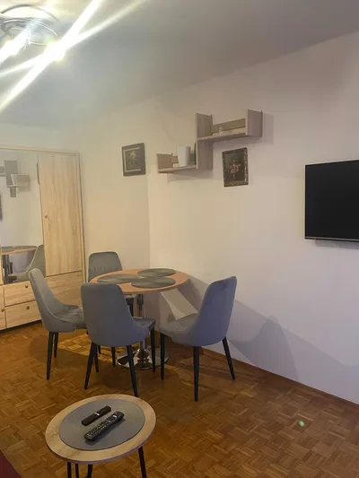 Wynajmę 2 pokojowe mieszkanie - Bema - miniatura 2