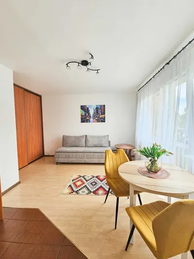 Kawalerka z osobną kuchnią - 30 m² - ul. Szafera - miniatura 2