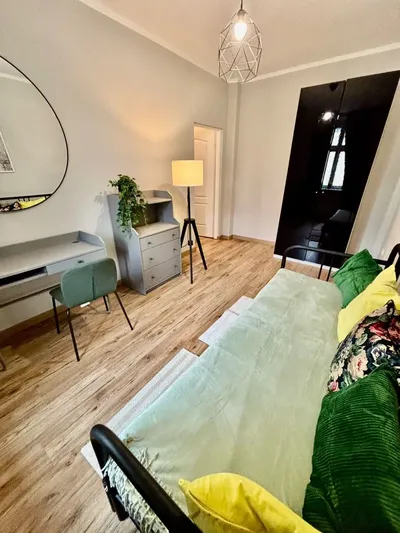 Duża kawalerka z osobną kuchnią blisko Centrum