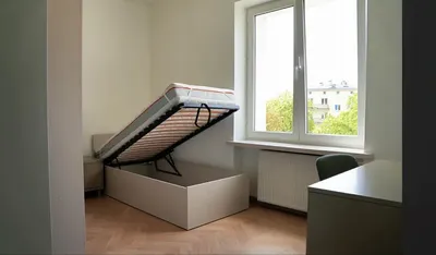 Pokój w dwupokojowym mieszkaniu w wyremontowanej kamienicy przy Alei Waszyngtona obok Ronda Wiatraczna - miniatura 3