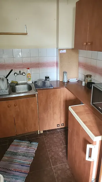 Kawalerka z osobnym wejściem oraz ogródkiem przed domem na wynajem - miniatura 5