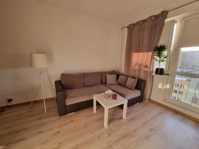 Wynajmę mieszkanie kawalerka 31m2 ul. Szafera 70 Osiedle Zawadzkiego - miniatura 3