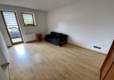 Wola Justowska Mieszkanie 35m2 wolne od zaraz, zgoda na dzieci i zwierząta - miniatura 2