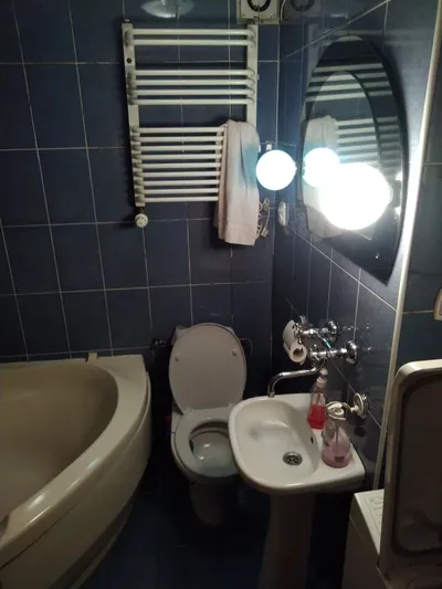 Pokój do wynajęcia dla studentki , duży wyremontowany pokój - miniatura 3