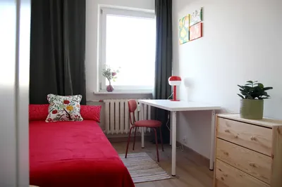 Girls only rooms for rent /// pokoje na wynajem / Gocław