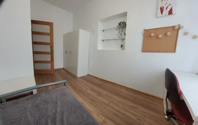 Uroczy pokój 1os w Centrum - miniatura 2