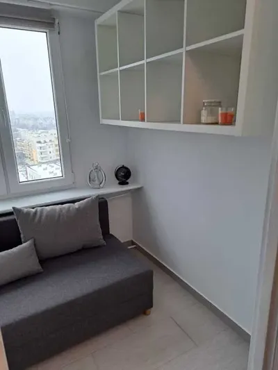 Kawalerka z oddzielną sypialnią i kuchnią w centrum miasta - miniatura 3