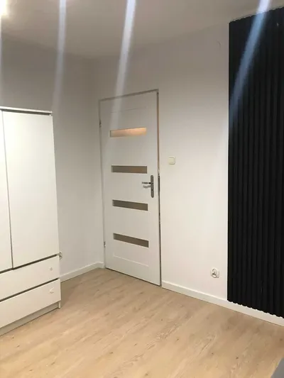 Wynajme pokój jednoosobowy ul.Niepodległosci 1 w mieszkaniu 3 pokojowym od teraz - miniatura 3